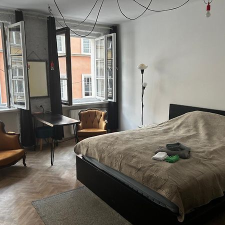 Private Apartament Wroniecka 6 - Parking พอซนาน ภายนอก รูปภาพ