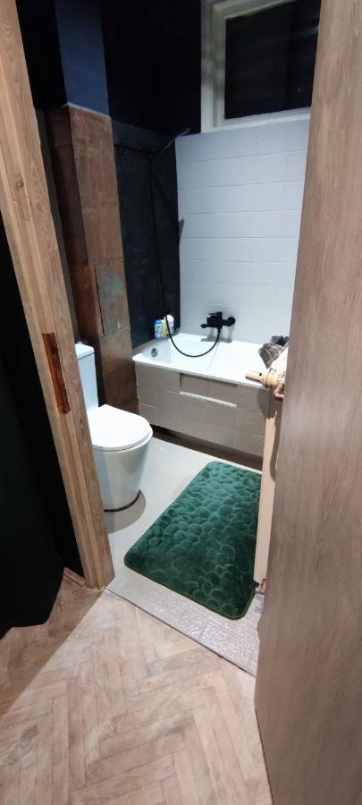 Private Apartament Wroniecka 6 - Parking พอซนาน ภายนอก รูปภาพ