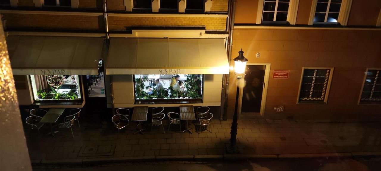 Private Apartament Wroniecka 6 - Parking พอซนาน ภายนอก รูปภาพ